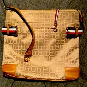Tommy Hilfiger hand bag purse